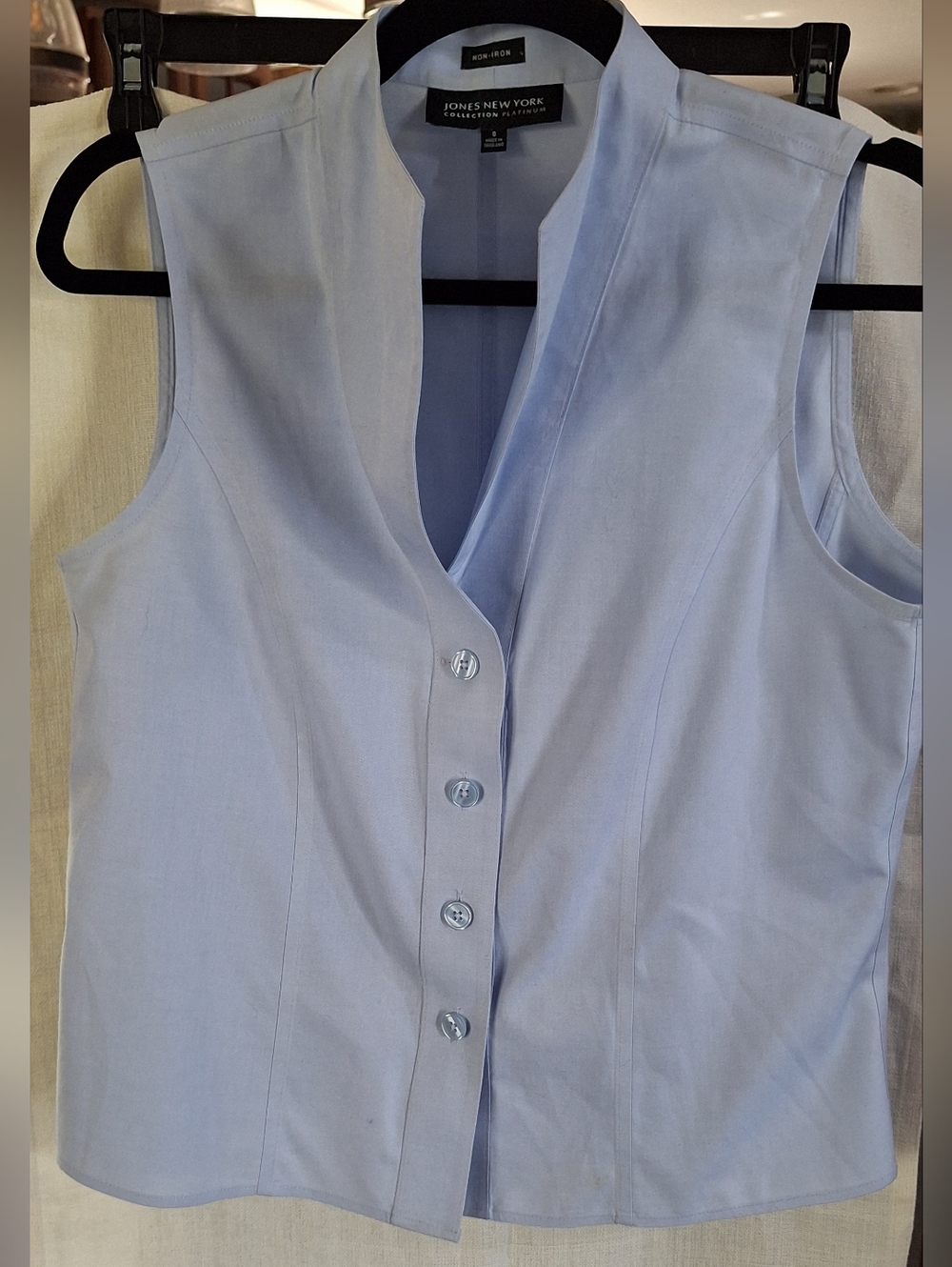 Jones New York Sleeveless Button Blouse Size 8 Blue Non-Iron Career Top